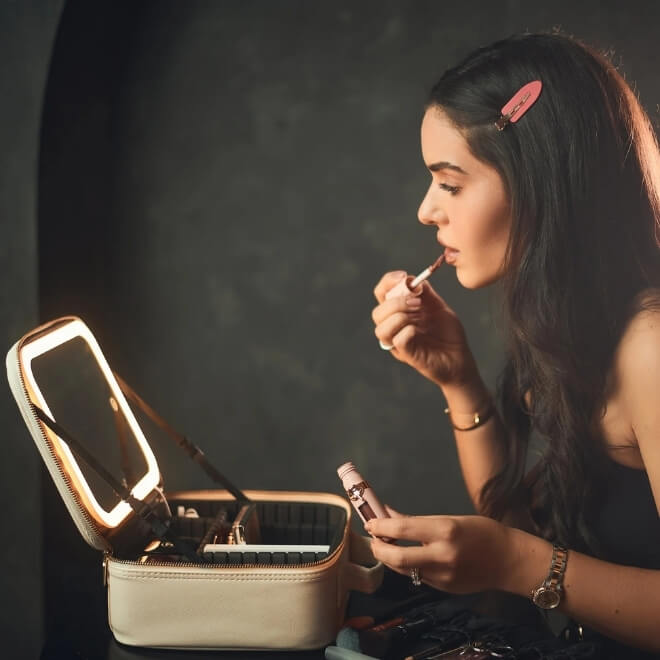 Belleza Sin Límites: Maquillaje Impecable en Cualquier Lugar + Regalo Gratis