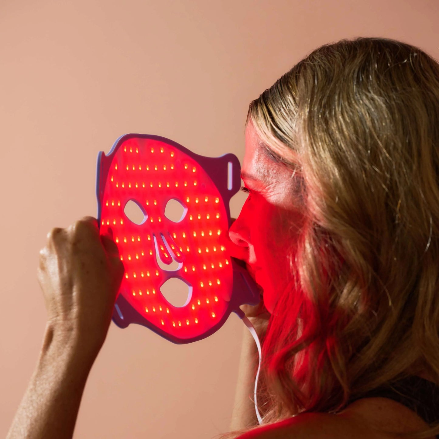 Despídete del acné y las manchas con VenusMask